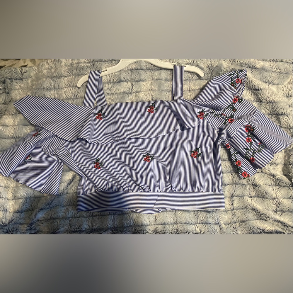 Cropped off the shoulder Blouse